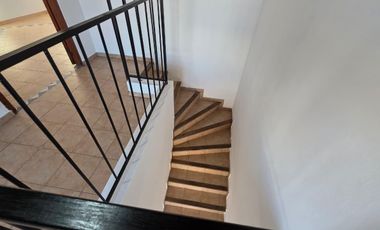 DEPARTAMENTO DE 3 DORMITORIOS Y COCHERA EN BARRIO MARIA SELVA