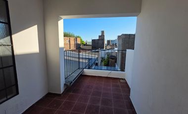 DEPARTAMENTO DE 3 DORMITORIOS Y COCHERA EN BARRIO MARIA SELVA