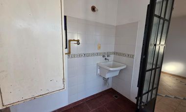 DEPARTAMENTO DE 3 DORMITORIOS Y COCHERA EN BARRIO MARIA SELVA