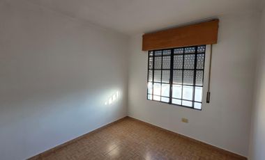 DEPARTAMENTO DE 3 DORMITORIOS Y COCHERA EN BARRIO MARIA SELVA