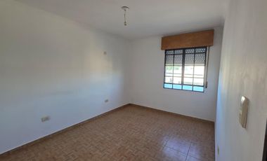 DEPARTAMENTO DE 3 DORMITORIOS Y COCHERA EN BARRIO MARIA SELVA