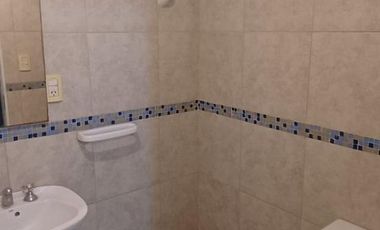 Departamento duplex independiente en alquiler de 2 dormitorios