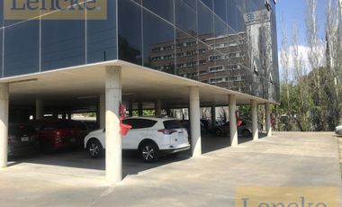 Lencke Vende - Excelente oficina c/4 cocheras, se recibe bien en parte de pago