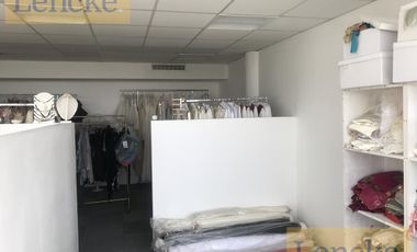 Lencke Vende - Excelente oficina c/4 cocheras, se recibe bien en parte de pago