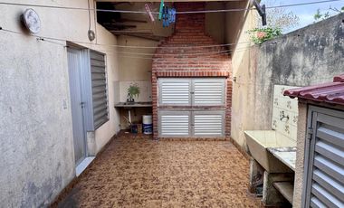 VENTA EDIFICIO DOS PLANTAS LA LUCILA DEL MAR