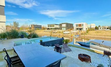 Alquiler Anual Casa 4 amb. al río con Amarra barrio El Canal Villanueva Tigre