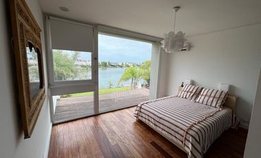 Casa AMOBLADA  a la laguna,  con 4 dormitorios en LOS SAUCES - NORDELTA