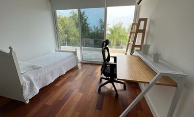Casa AMOBLADA  a la laguna,  con 4 dormitorios en LOS SAUCES - NORDELTA