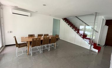 Casa AMOBLADA  a la laguna,  con 4 dormitorios en LOS SAUCES - NORDELTA