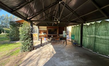 Casa de campo en entorno arbolado y tranquilo – La Araucaria, Lobos, Calle 11