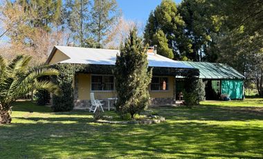 Casa de campo en entorno arbolado y tranquilo – La Araucaria, Lobos, Calle 11