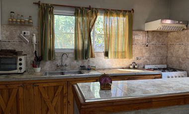 Casa de campo en entorno arbolado y tranquilo – La Araucaria, Lobos, Calle 11