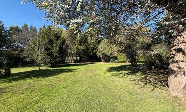 Casa de campo en entorno arbolado y tranquilo – La Araucaria, Lobos, Calle 11