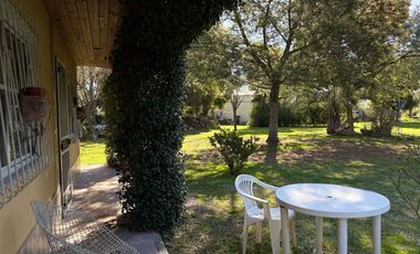 Casa de campo en entorno arbolado y tranquilo – La Araucaria, Lobos, Calle 11