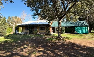 Casa de campo en entorno arbolado y tranquilo – La Araucaria, Lobos, Calle 11