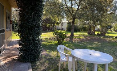 Casa de campo en entorno arbolado y tranquilo – La Araucaria, Lobos, Calle 11