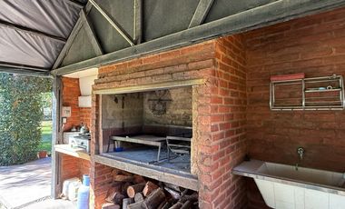 Casa de campo en entorno arbolado y tranquilo – La Araucaria, Lobos, Calle 11