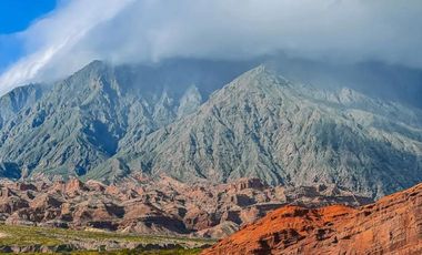 Terreno en venta en Cafayate 25 x 92 con 300m2 de construcción colonial