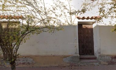Terreno en venta en Cafayate 25 x 92 con 300m2 de construcción colonial