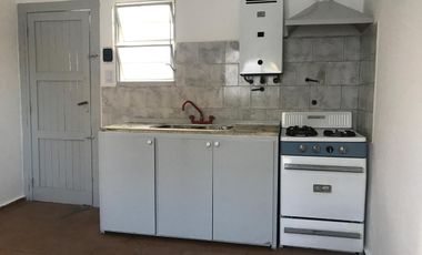 Duplex 1 dormitorio - Patio - Cochera - Av. Colorado 5800 - B° Cabildo