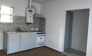 Duplex 1 dormitorio - Patio - Cochera - Av. Colorado 5800 - B° Cabildo