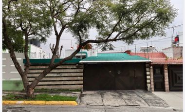 Casa en venta en Lomas de Valle Dorado, Tlalnepantla