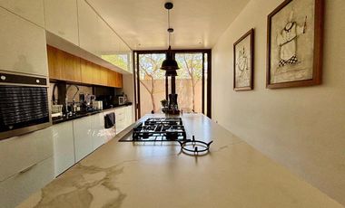 Casa en Venta en Arauca Residencual, zona Real, Zapopan, Residencia de Lujo