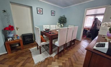 Grace Kelm Vende, Casa 177 m2/ 477m2 terr/5 d/ 2bañ/ piscina y quinch en Quinta Normal