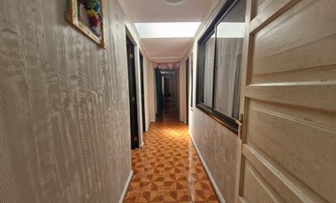 Grace Kelm Vende, Casa 177 m2/ 477m2 terr/5 d/ 2bañ/ piscina y quinch en Quinta Normal