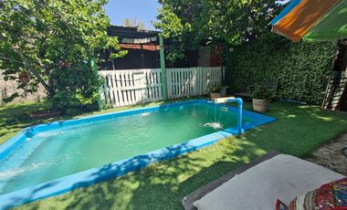 Grace Kelm Vende, Casa 177 m2/ 477m2 terr/5 d/ 2bañ/ piscina y quinch en Quinta Normal