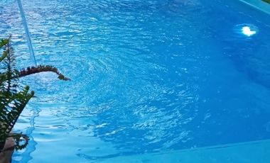 Grace Kelm Vende, Casa 177 m2/ 477m2 terr/5 d/ 2bañ/ piscina y quinch en Quinta Normal