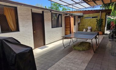 Grace Kelm Vende, Casa 177 m2/ 477m2 terr/5 d/ 2bañ/ piscina y quinch en Quinta Normal