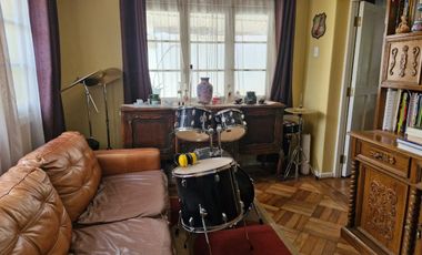 Grace Kelm Vende, Casa 177 m2/ 477m2 terr/5 d/ 2bañ/ piscina y quinch en Quinta Normal