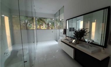 Venta lujosa Casa Poblado Balsos DL 9049400