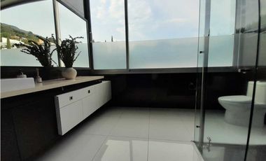 Venta lujosa Casa Poblado Balsos DL 9049400