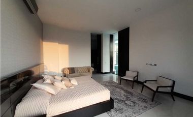 Venta lujosa Casa Poblado Balsos DL 9049400