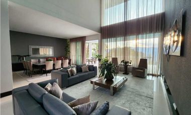 Venta lujosa Casa Poblado Balsos DL 9049400