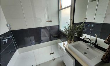 Venta lujosa Casa Poblado Balsos DL 9049400