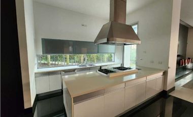 Venta lujosa Casa Poblado Balsos DL 9049400