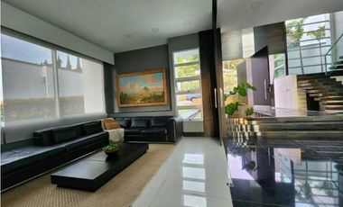 Venta lujosa Casa Poblado Balsos DL 9049400