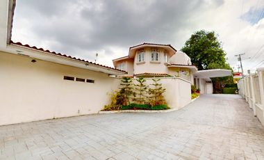 SE VENDE IMPRESIONANTE CASA DE 1.167M2 CON PISCINA EN DOS MARES AQ