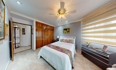 SE VENDE IMPRESIONANTE CASA DE 1.167M2 CON PISCINA EN DOS MARES AQ