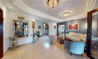 SE VENDE IMPRESIONANTE CASA DE 1.167M2 CON PISCINA EN DOS MARES AQ