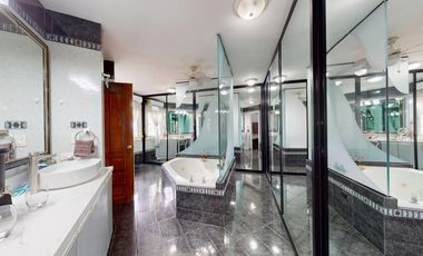 SE VENDE IMPRESIONANTE CASA DE 1.167M2 CON PISCINA EN DOS MARES AQ