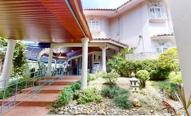 SE VENDE IMPRESIONANTE CASA DE 1.167M2 CON PISCINA EN DOS MARES AQ