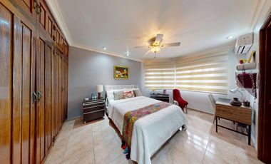 SE VENDE IMPRESIONANTE CASA DE 1.167M2 CON PISCINA EN DOS MARES AQ