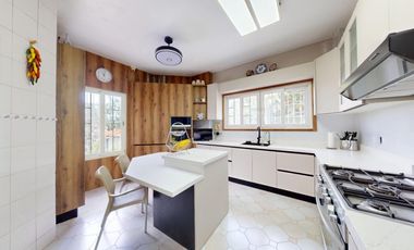 SE VENDE IMPRESIONANTE CASA DE 1.167M2 CON PISCINA EN DOS MARES AQ