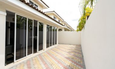 Alquiler de Casa Amoblada Bosques del Pacífico, Panamá Pacífico