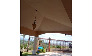 Casa en Venta en Las Cumbres, Las Lajas – Amplio Terreno