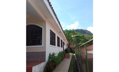 Casa en Venta en Las Cumbres, Las Lajas – Amplio Terreno
